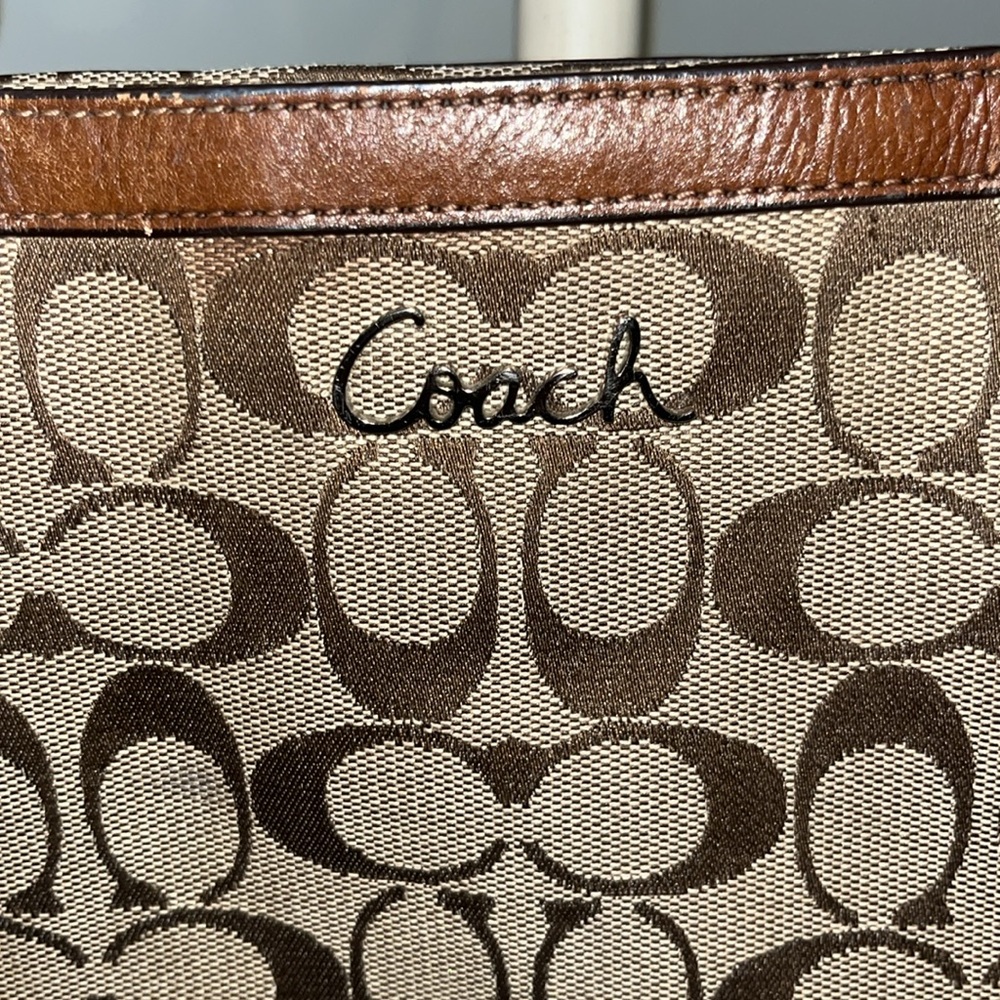 large brown monogram COACH tote, gently used very good condition - Picture 4 of 17